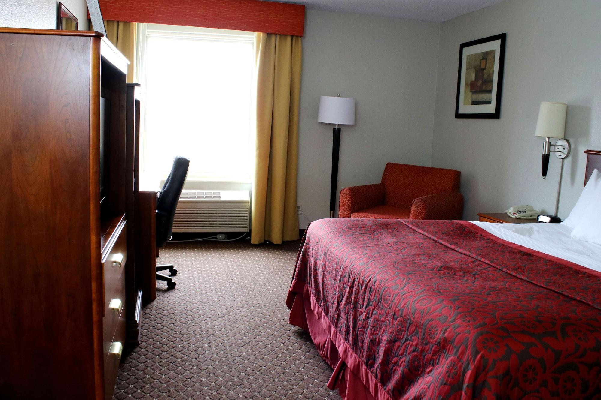 Days Inn & Suites By Wyndham Bloomington/Normal Il Zewnętrze zdjęcie