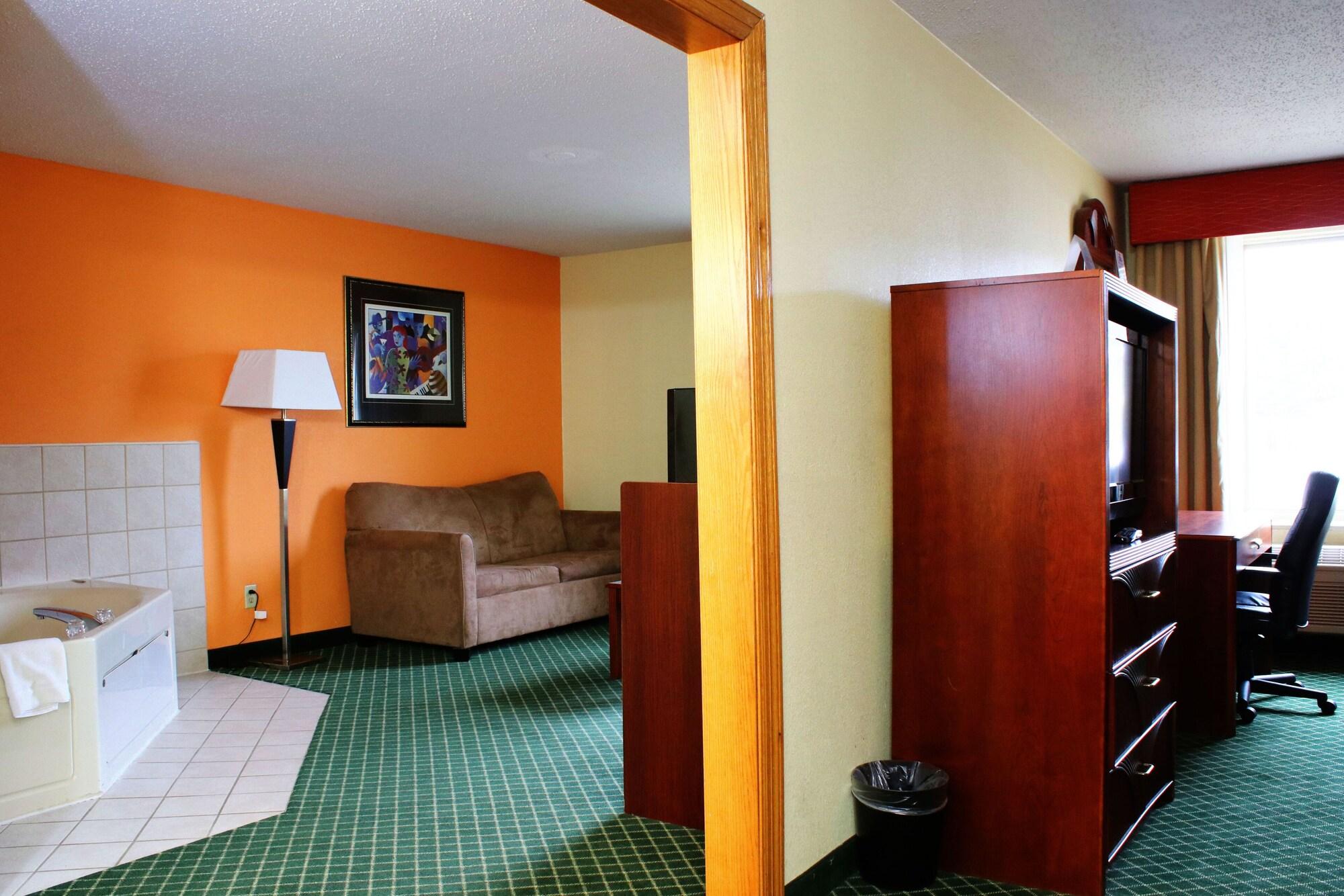 Days Inn & Suites By Wyndham Bloomington/Normal Il Zewnętrze zdjęcie