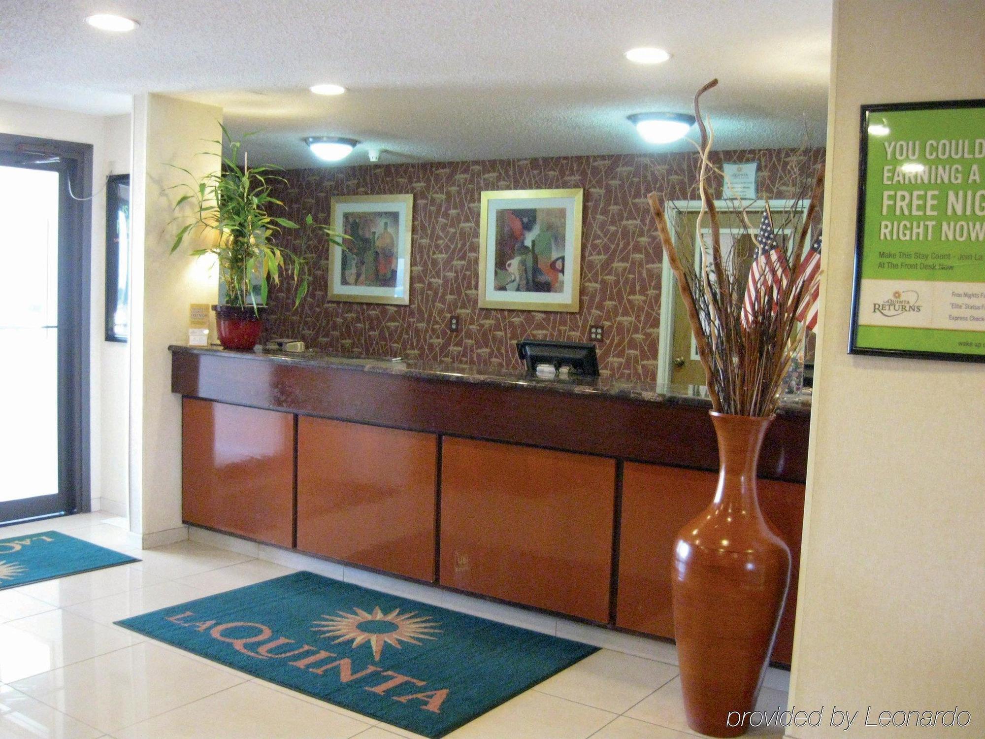 Days Inn & Suites By Wyndham Bloomington/Normal Il Zewnętrze zdjęcie