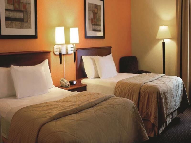 Days Inn & Suites By Wyndham Bloomington/Normal Il Zewnętrze zdjęcie